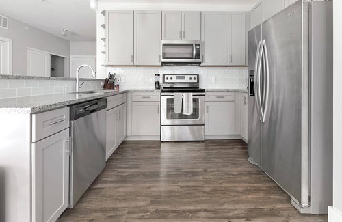 Roselawn Finance Apartment | Modern Apartment in Prime Location (ID1255X864)