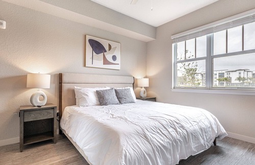 Biggar Apartment | Modern Apartment in Prime Location (ID8083X55)