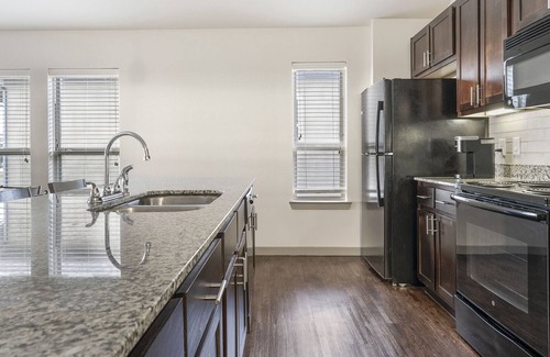 Georgetown Apartment | Modern Apartment in Prime Location (ID6100X66)