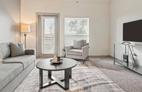 Georgetown Apartment | Modern Apartment in Prime Location (ID6032X08)