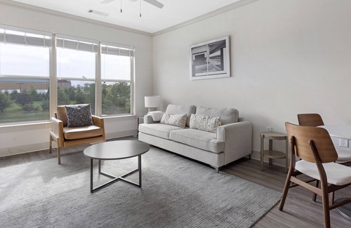 Short Pump Apartment | Modern Apartment in Prime Location (ID5286X10)