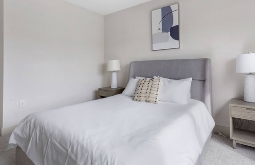 Short Pump Apartment | Modern Apartment in Prime Location (ID5286X10)
