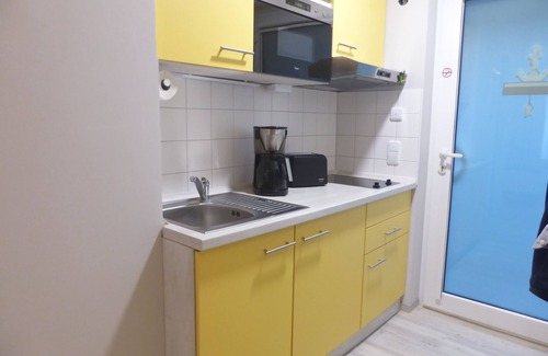 Wiek Apartment | Modern apartment, kitchen, large terrace & baby equipment, near AOK clinic