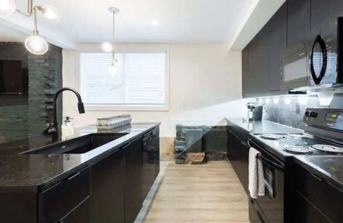 Midtown Apartment | Modern Apartment near Piedmont Park 90