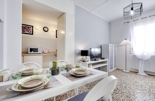 Dorsoduro Apartment | Modern apartment on the second floor with WI-FI and washing machine