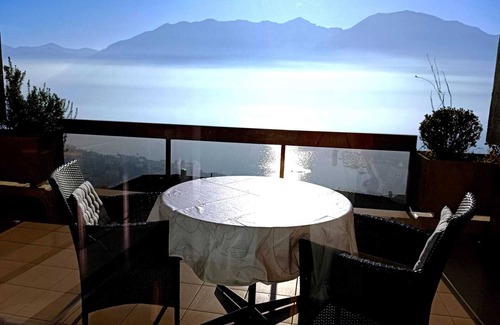 Orselina Apartment | Modern apartment on the 3rd floor for 1-4 persons.
