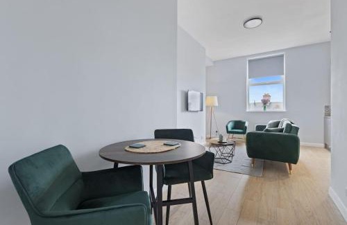 Mapperley Apartment | Modern Apartment Spacious Double Bed Off Road Parking Suite 8