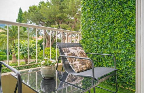 Pasteur Apartment | Modern apartment, steps from tramway