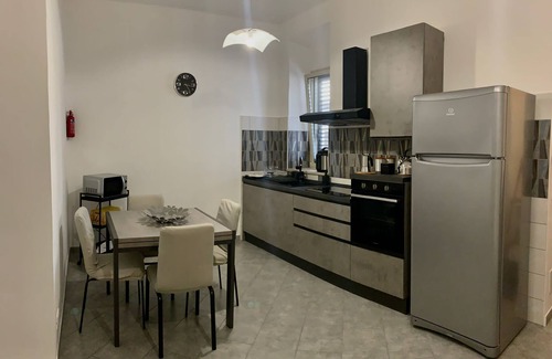 Fondi Apartment | Modern apartment + Terrace - a few km from Sperlonga