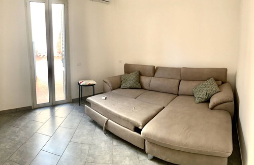 Fondi Apartment | Modern apartment + Terrace - a few km from Sperlonga