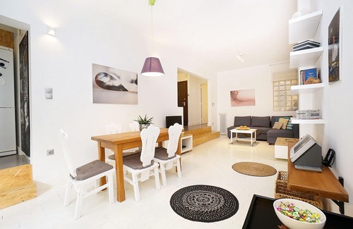 Anafiotika Apartment | Modern apartment under the Acropolis