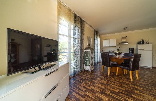Venningen Apartment | Modern apartment "Villa Tuscany"