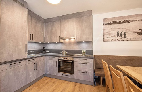 Hochkrimml Apartment | Modern apartment with mountain view, sauna, and close to the slopes