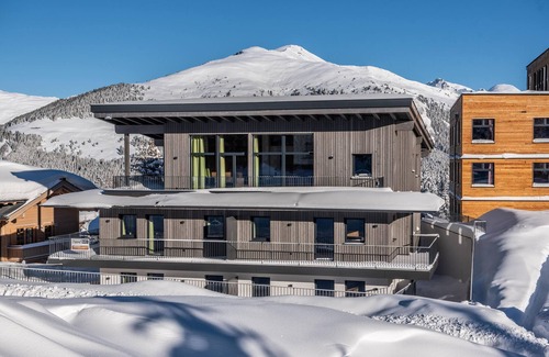 Hochkrimml Apartment | Modern apartment with mountain view, sauna, and proximity to the lift in the Zil