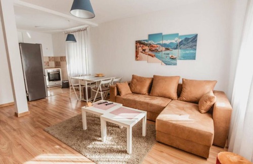 Kamenari Apartment | Modern Apartment With Terrace in Herceg Novi