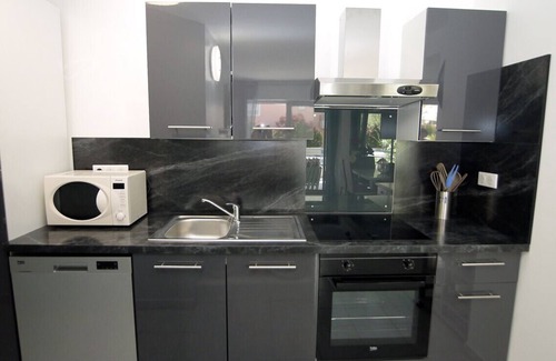 Frejus Port Apartment | Modern apartment with terrace and beach 5 min away