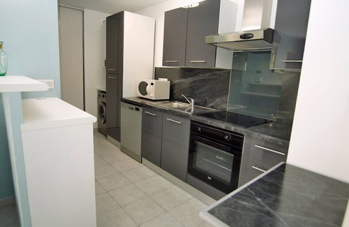 Frejus Port Apartment | Modern apartment with terrace and beach 5 min away