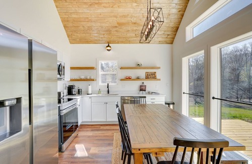 Dryden House | Modern Appalachian Vacation Rental w/River Access