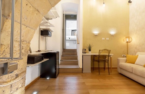 Historic Castle District Apartment | Modern Apt. 3 rooms 3 bathrooms