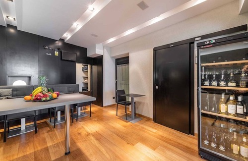Historic Castle District Apartment | Modern Apt. 3 rooms 3 bathrooms