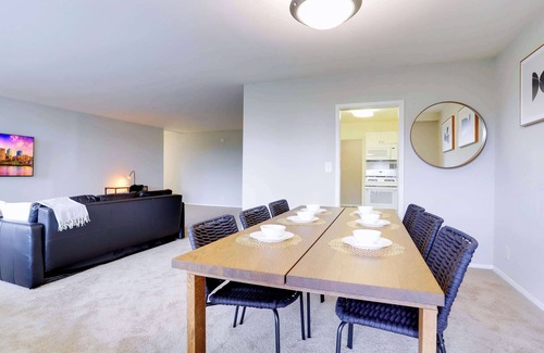 Crystal City Apartment | Modern Apt in Prime Location w Business Facilities