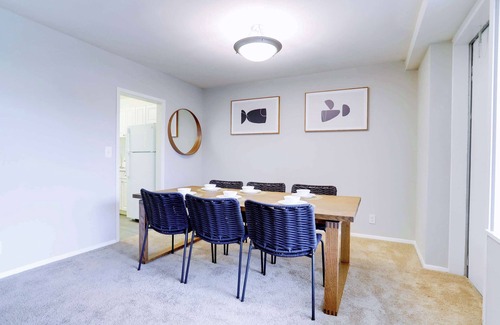 Crystal City Apartment | Modern Apt in Prime Location w Business Facilities