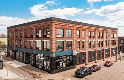 Duluth Apartment | Modern Apt w/Gym, Elevator, Coffee Shop | 323