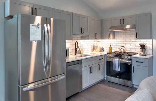 Oakley House | Modern Asheville home brand new! Your perfect mountain getaway awaits! n