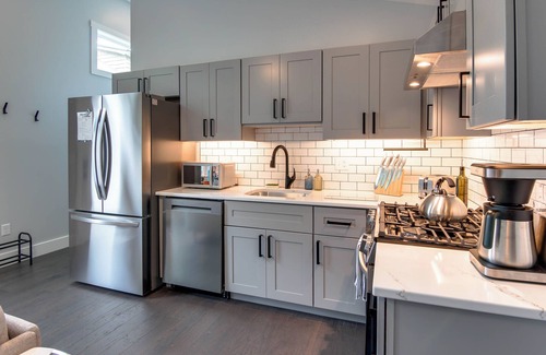 Oakley House | Modern Asheville home brand new! Your perfect mountain getaway awaits! n