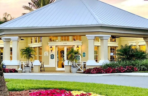 Windsor Palms Condo | Modern Award Winning Newly Renovated, Gorgeous 2+2 Minutes Away From Disney