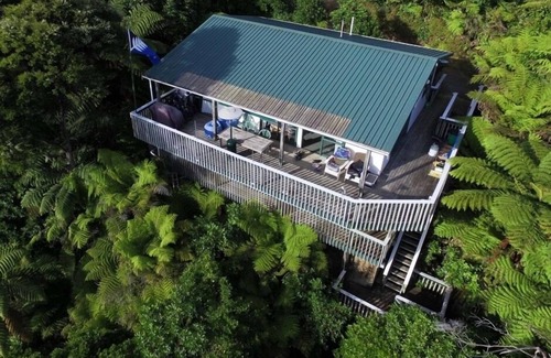 Saint Omer House | Modern bach in Kenepuru Sound