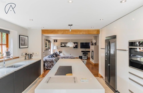 Bray on Thames House | Modern Barn Conversion in Dorney