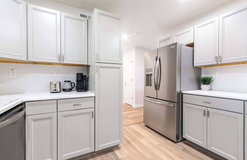 Greensboro Apartment | ‼️Modern Basement Suite‼️ | 2BR Sofa Bed, Parking