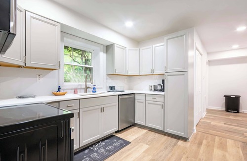 Greensboro Apartment | ‼️Modern Basement Suite‼️ | 2BR Sofa Bed, Parking