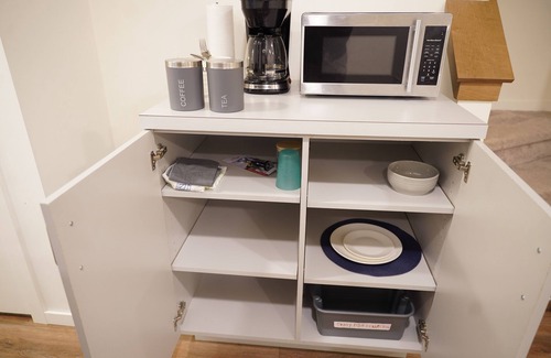 Winnipeg House | Modern Basement Suite with Private Entrance - Perfect for a Relaxing Stay!