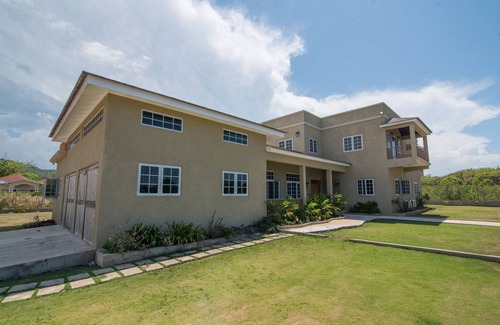 Duncans House | MODERN BEACH SIDE VILLA