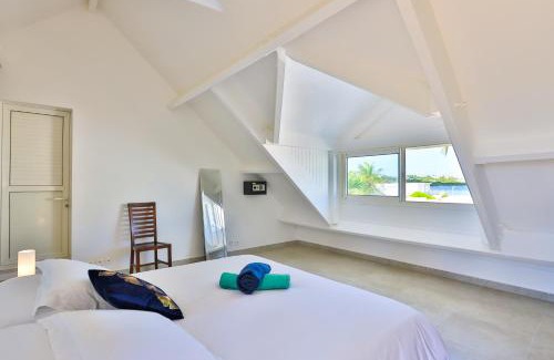 Nettle Bay House | Modern Beach Villa 1150