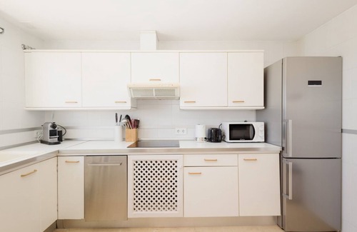 Urbanizacion Costabella Apartment | Modern beachside Penthouse with amazing sea views in Costabella, Marbella