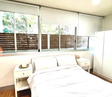 Bellevue Hill House | Modern Beachside Suite-Just Steps from Bondi Beach