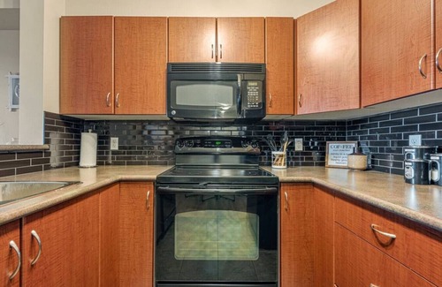 East Kootenay Apartment | Modern Boho | Mountain Views | Pool | Hot Tub