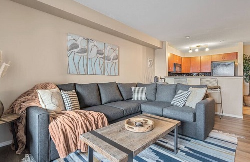 East Kootenay Apartment | Modern Boho | Mountain Views | Pool | Hot Tub