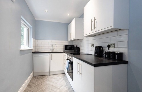 Bolton Apartment | Modern Bolton Retreat - Stylish Comfort - Flat B