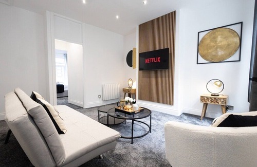 Bolton Apartment | Modern Bolton Retreat - Stylish Comfort - Flat B