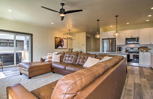 Four Corners House | Modern Bozeman Family Townhome w/Hot Tub!