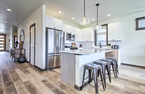 Four Corners House | Modern Bozeman Family Townhome w/Hot Tub!