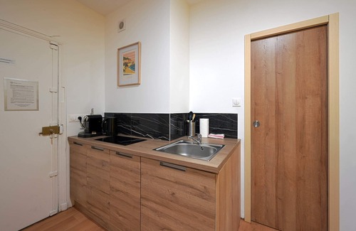 Chaillot Apartment | Modern, Bright and fully Renovated