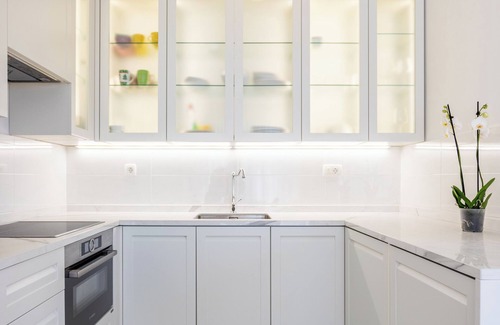 Znjan Apartment | Modern, bright and spacious two bedroom apartment in Split next to Znjan beach.