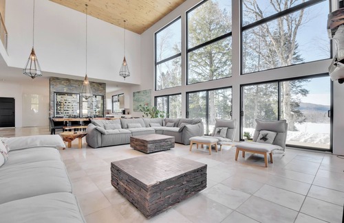 Stoneham-et-Tewkesbury Ski Chalet | ~ Modern waterfront home #301615 ~