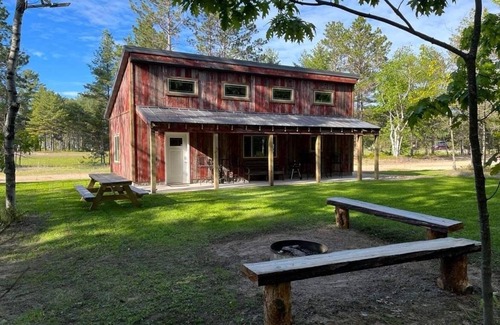 Au Train Cabin | Modern Cabin Retreat Across from Lake Superior Beach Access
