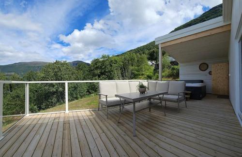 Olden House | Modern cabin with panorama view